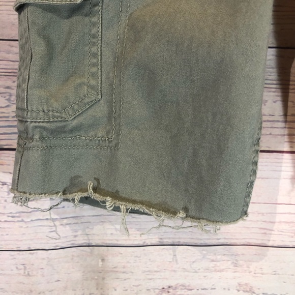 SO Cargo Shorts w/Raw Hems and Slits Sz 11 - Picture 3 of 15